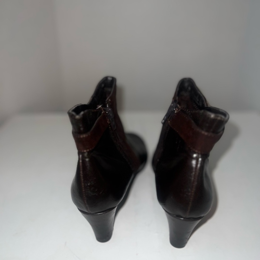 Areosoles Elegant Brown Leather Ankle Boots Women’s size 8.5 - Picture 8 of 11
